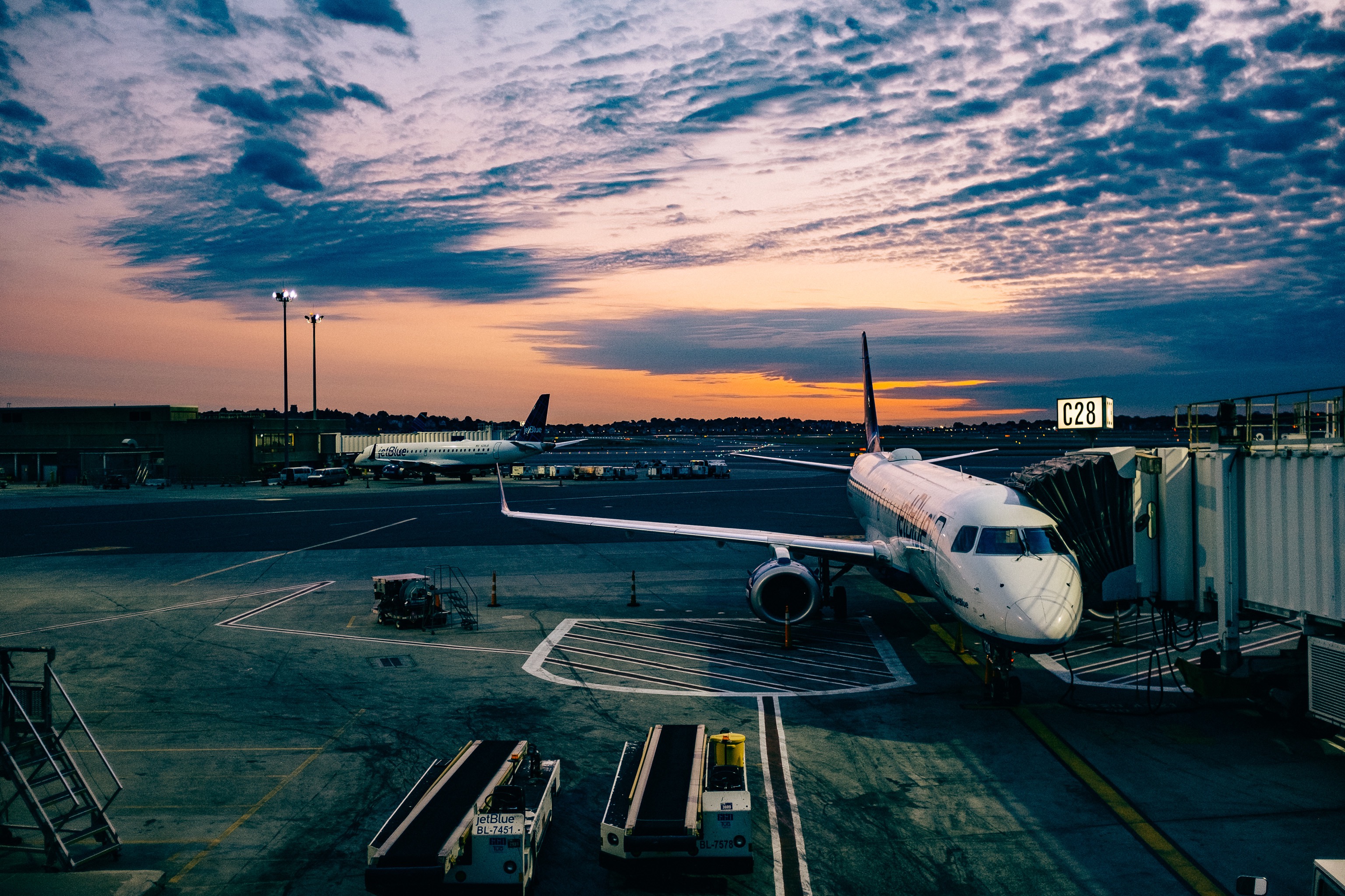 The Best And Worst Days To Fly This Spring According To