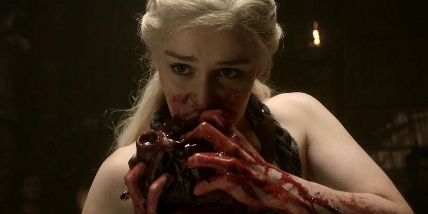 Emilia Clarke como Daenerys Targaryen na primeira temporada de Game of Thrones (Imagem: Reprodução)