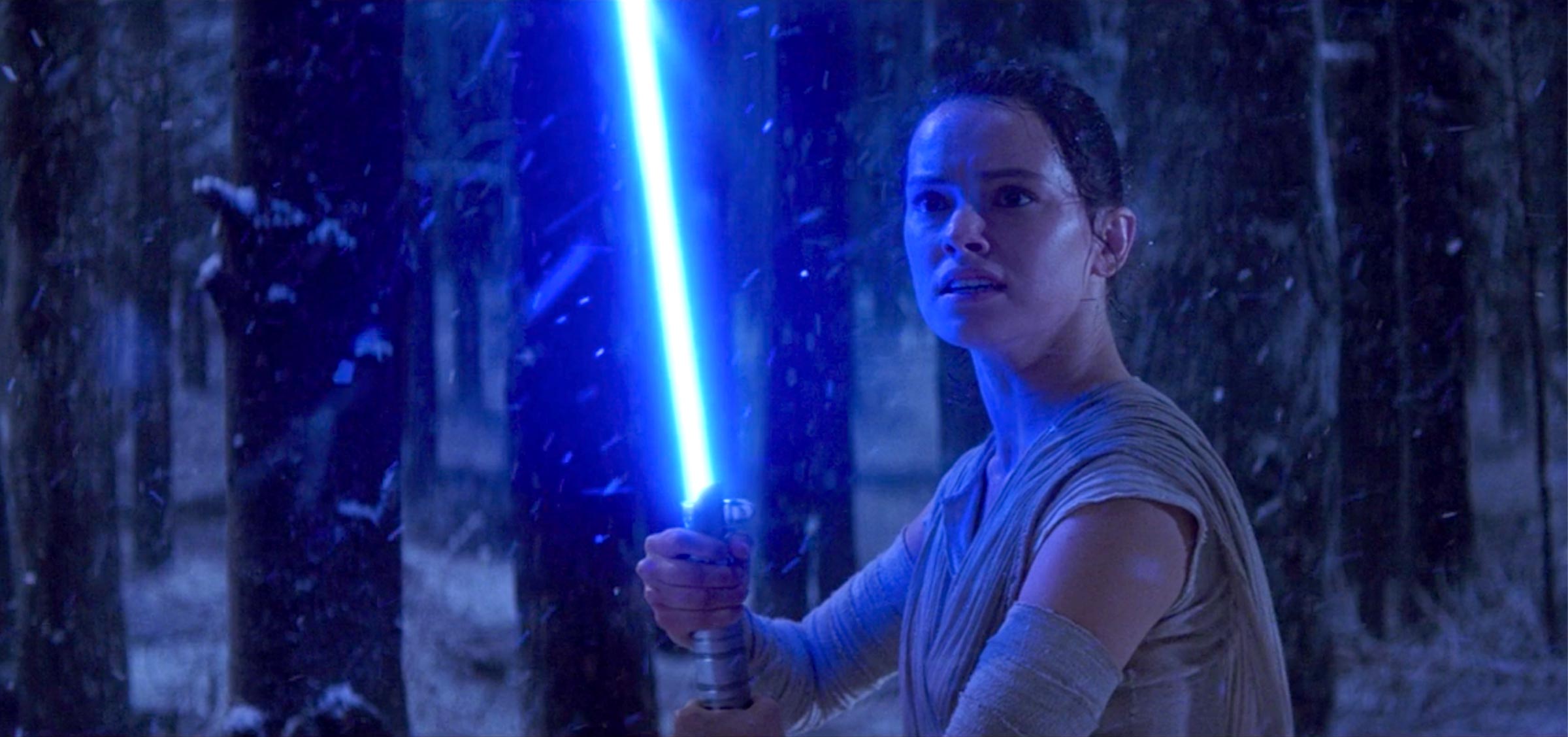 the force awakens rey lightsaber