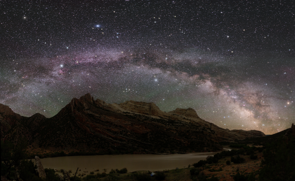 A Third of Humans Can't See the Milky Way Because of Light Pollution