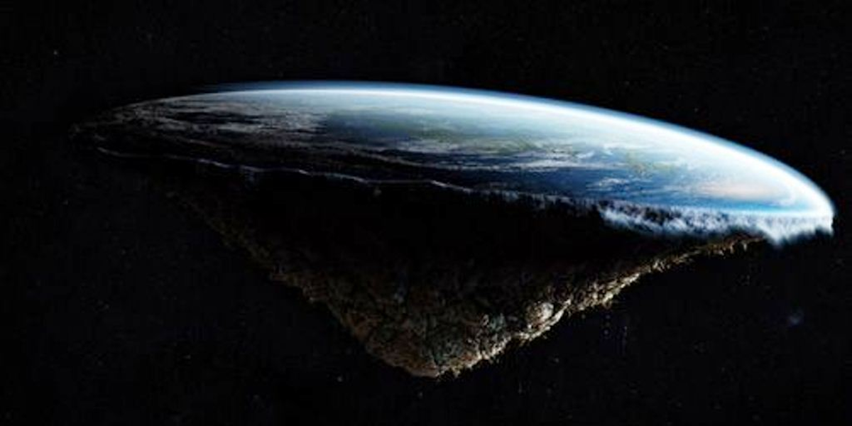استطاع الإنسان من خلال الفضاء رؤية الأرض بشكلها الكروي.